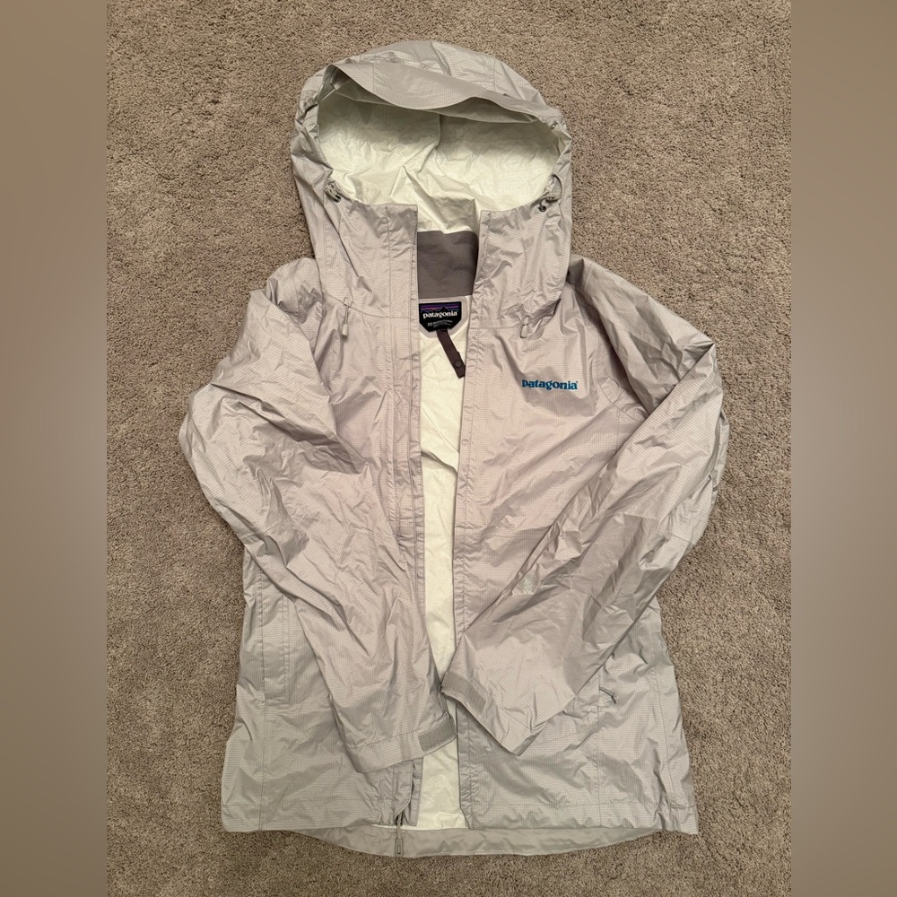 Patagonia women’s torrentshell jacket XS